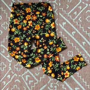 Lularoe floral leggings